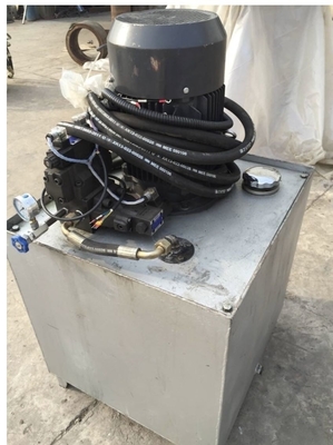 11KW มอเตอร์ 25Mpa รถยกยาง เครื่องพิมพ์ยาง เครื่องกรอบ รูปแบบโครงสร้าง 300 ตัน