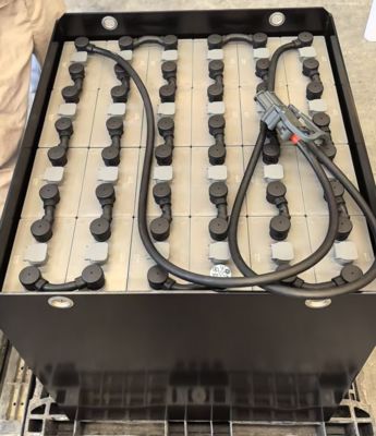 แบตเตอรี่การดึง 48V 600Ah ปรับปรุงรักษาที่ต่ํา