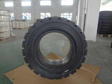 LK301 ยางรถยกของแข็งเสริมเหล็ก 3 ชั้น ขนาด 28x9-15 8.15-15