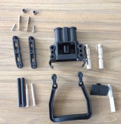 EC80 เครื่องเชื่อมเครื่องชาร์จแบตเตอรี่กันกรด เพศชาย เพศหญิง ด้วย ISO/TS16949