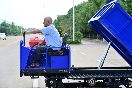 3000kg 20.1kw / 2600r/Min พลังงานเครื่องยนต์ GF3000 Tracked Dumper อุปกรณ์เก็บเกี่ยวดูเรียนประสิทธิภาพสูง